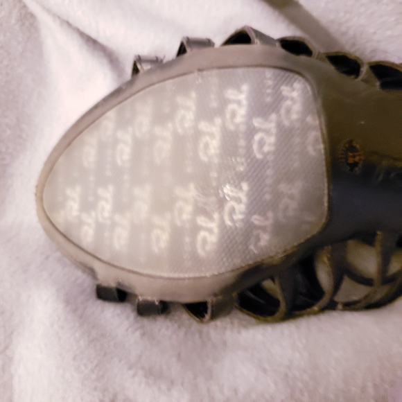 Black size 9 Studio Paolo Gladiator Sandals. - Picture 3 of 7